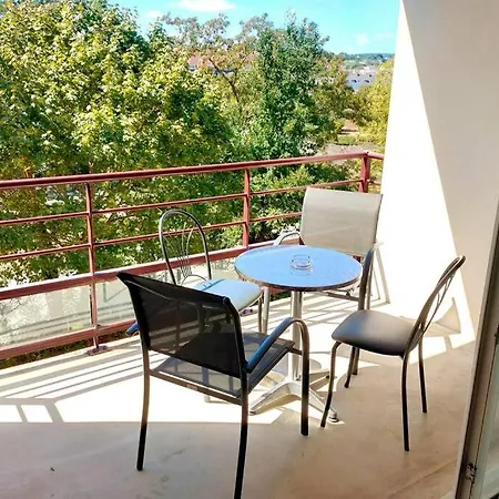 Appartement Avec Terrasse Et Parking Prive